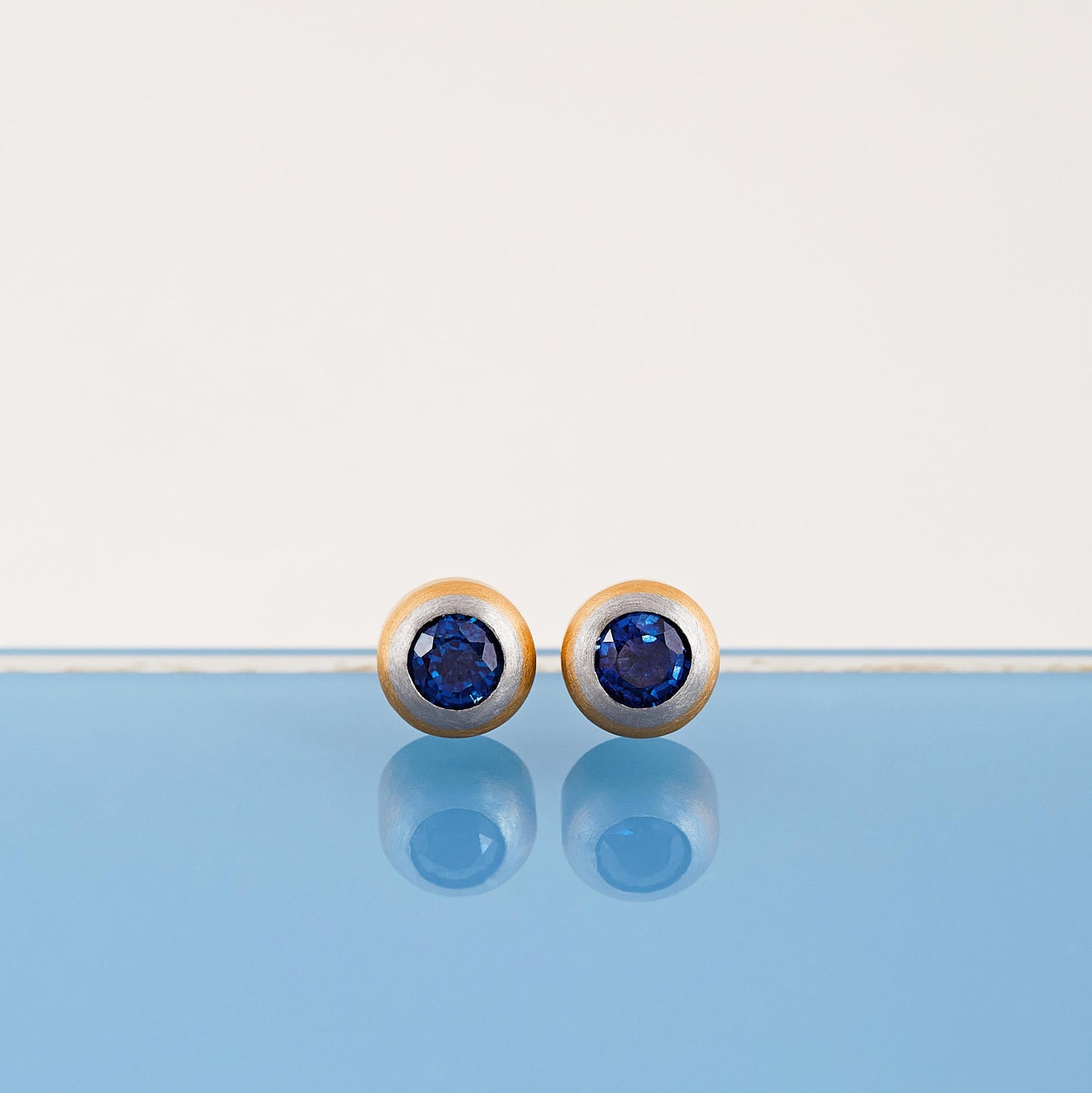 Load image into Gallery viewer, Sapphire Stud Earrings, 22ct Gold &amp;amp; Platinum
